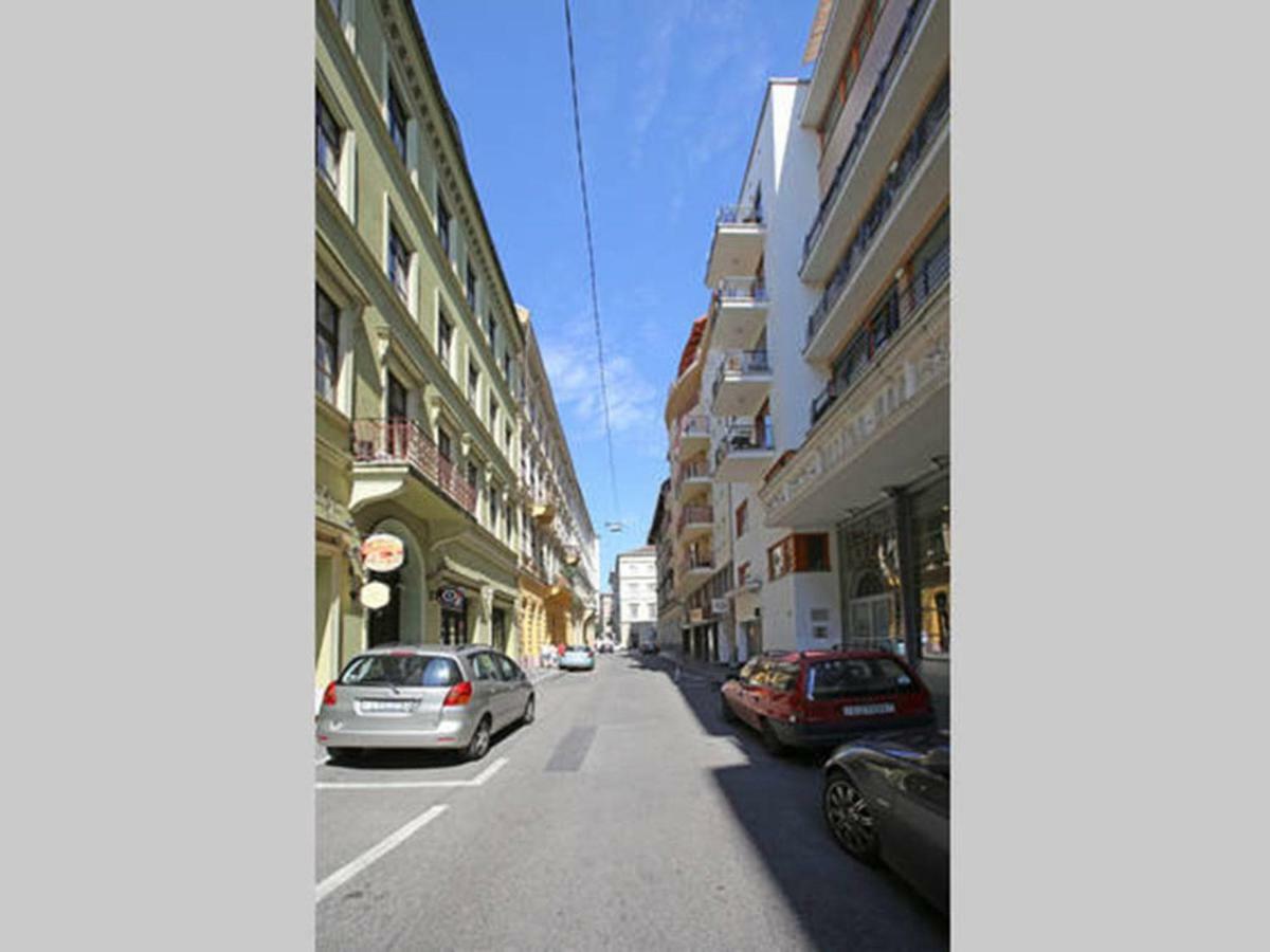 Downtown Garden Isle In Urban Style-Free Parking Lägenhet Budapest Exteriör bild